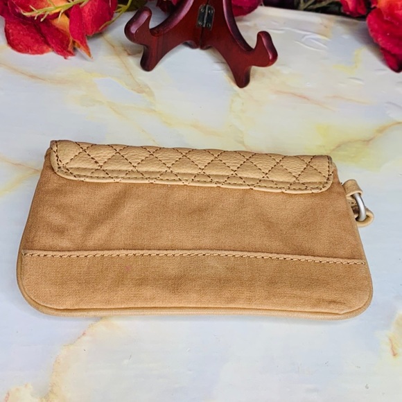 Old Navy Y2K Soft Quilted Tan Leather Wristlet - Picture 8 of 13